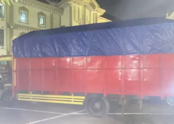 Truk bermuatan BBM ilegal sekitar 12 ton yang melintas di Jambi berhasil diamankan Polda Jambi. (Foto: Ant).