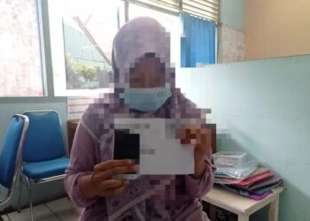 Seorang wanita gagal menyelundupkan ponsel ke dalam Lapas di Jambi. (Foto: Ant.).