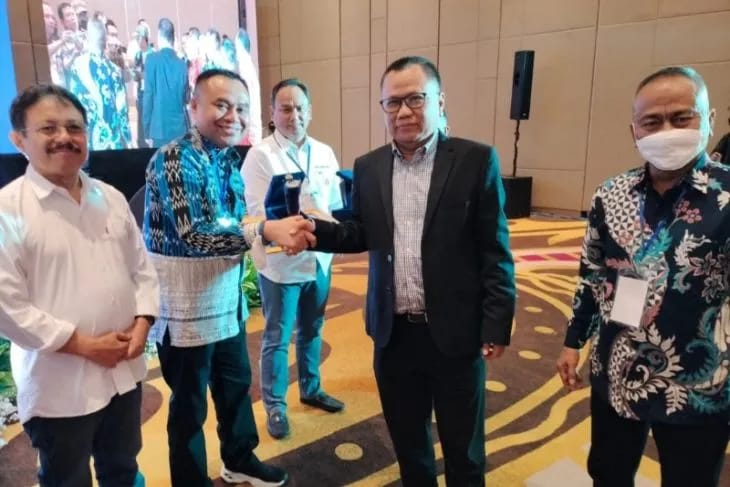PWI Sumut menerima penghargaan kategori penyelenggara Uji Kompetensi Wartawan. (Foto: Ant./Sumut).
