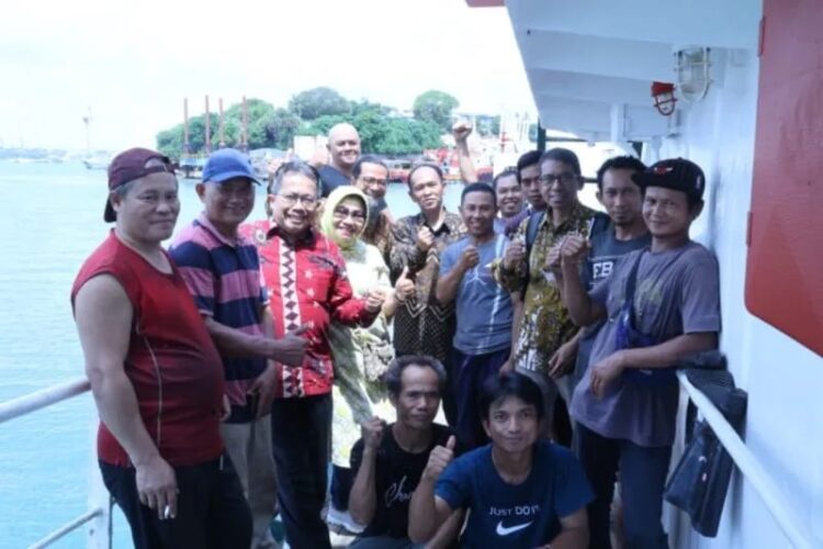 Sebanyak 11 Anak Buah Kapal (ABK) asal Indonesia yang bekerja di kapal penangkap ikan FV. Ocean Eagle terdampar di perairan Mombasa, Kenya pada Minggu (11/12/2022). (Foto: Ant./HO-KBRI Nairobi).