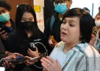 Ketua Komnas HAM, Atnike Nova Sigiro, saat diwawancarai awak media massa di Jakarta, Senin, (5/12/2022). (Foto: Ant/Muhammad Zulfikar).