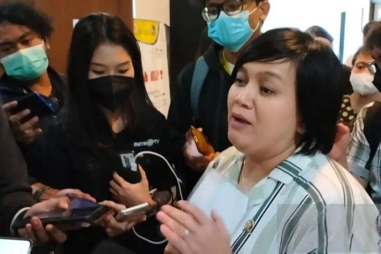 Ketua Komnas HAM, Atnike Nova Sigiro, saat diwawancarai awak media massa di Jakarta, Senin, (5/12/2022). (Foto: Ant/Muhammad Zulfikar).