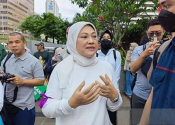 Menteri Ketenagakerjaan (Menaker), Ida Fauziyah di sela-sela acara Penandatanganan Petisi Perlindungan Anak yang digelar di depan Gedung Sarinah, Jakarta Pusat, Minggu (08/01/2023). (Foto: Ant./Melalusa Susthira K/aa.)