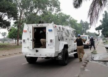 Pasukan Penjaga Perdamaian PBB berpatroli di jalan-jalan di ibu kota Republik Demokratik Kongo, Kinshasa. (Foto: Arsip Reuters dalam Ant./Kenny Katombe/as).