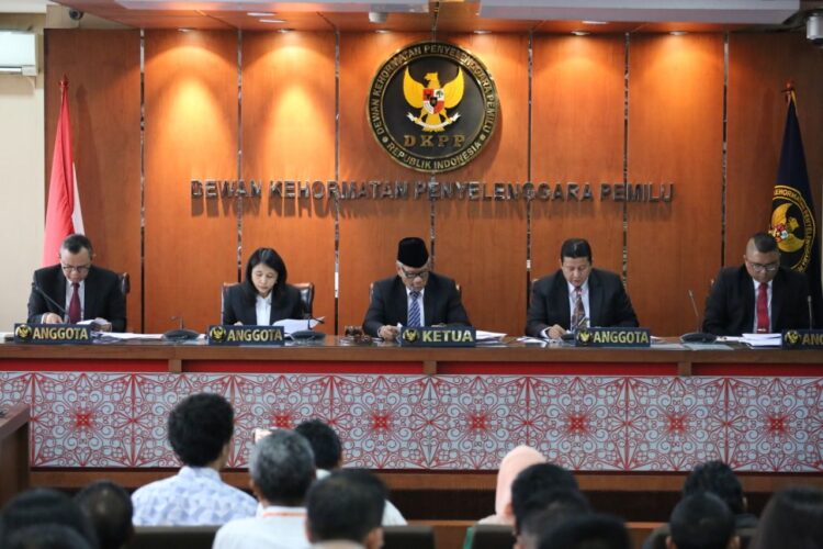 Ilustrasi: Suasana sidang DKPP (Foto: dkpp.go.id).