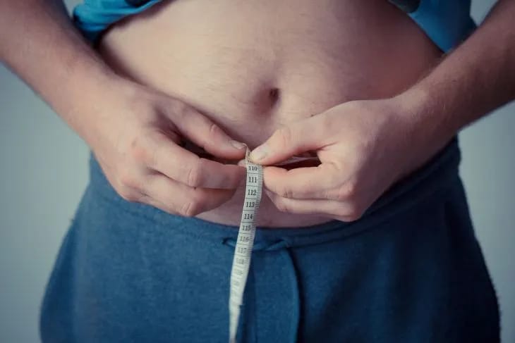 Ilustrasi: Mengukur lingkar perut guna mengetahui kondisi obesitas tubuh. (Foto: ANTARA).
