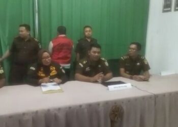 Dok, LimasisiNews/Aris,
Kejari padang lawas memeriksa SN mantan kepala Desa Gunung Manaon dugaan penyelewengan Dana Desa tindak pidana korupsi, Rabu,  (08/03/2023).