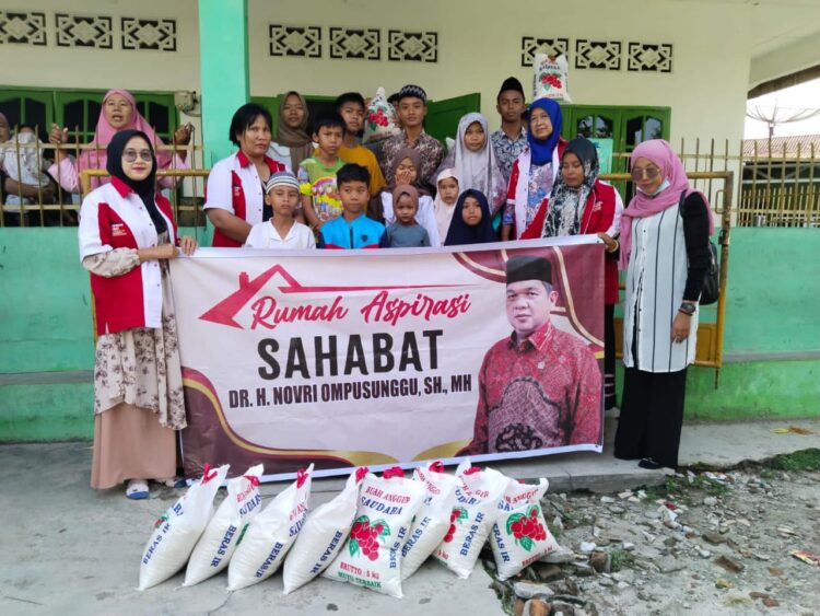 Berbagi Santunan kepada Anak Yatim di Mesjid Batuttaqwa Pematang Siantar. (Foto: Tim Red LimaSisiNews)