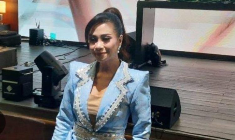 Selebgram sekaligus penyanyi - Erlyn Suzan